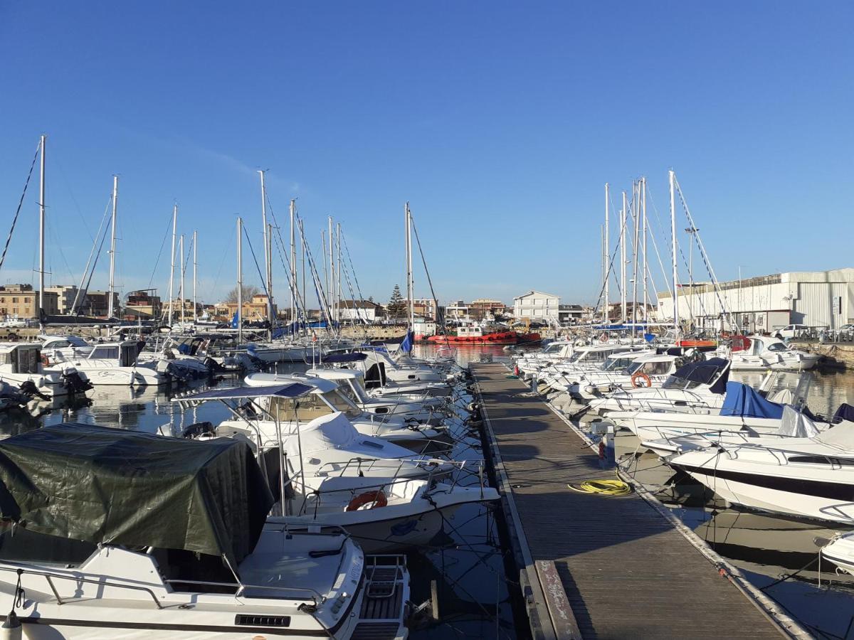 Apartamento de 60 m² en Aeropuerto de Roma - Fiumicino, con 2 habitación Exterior foto