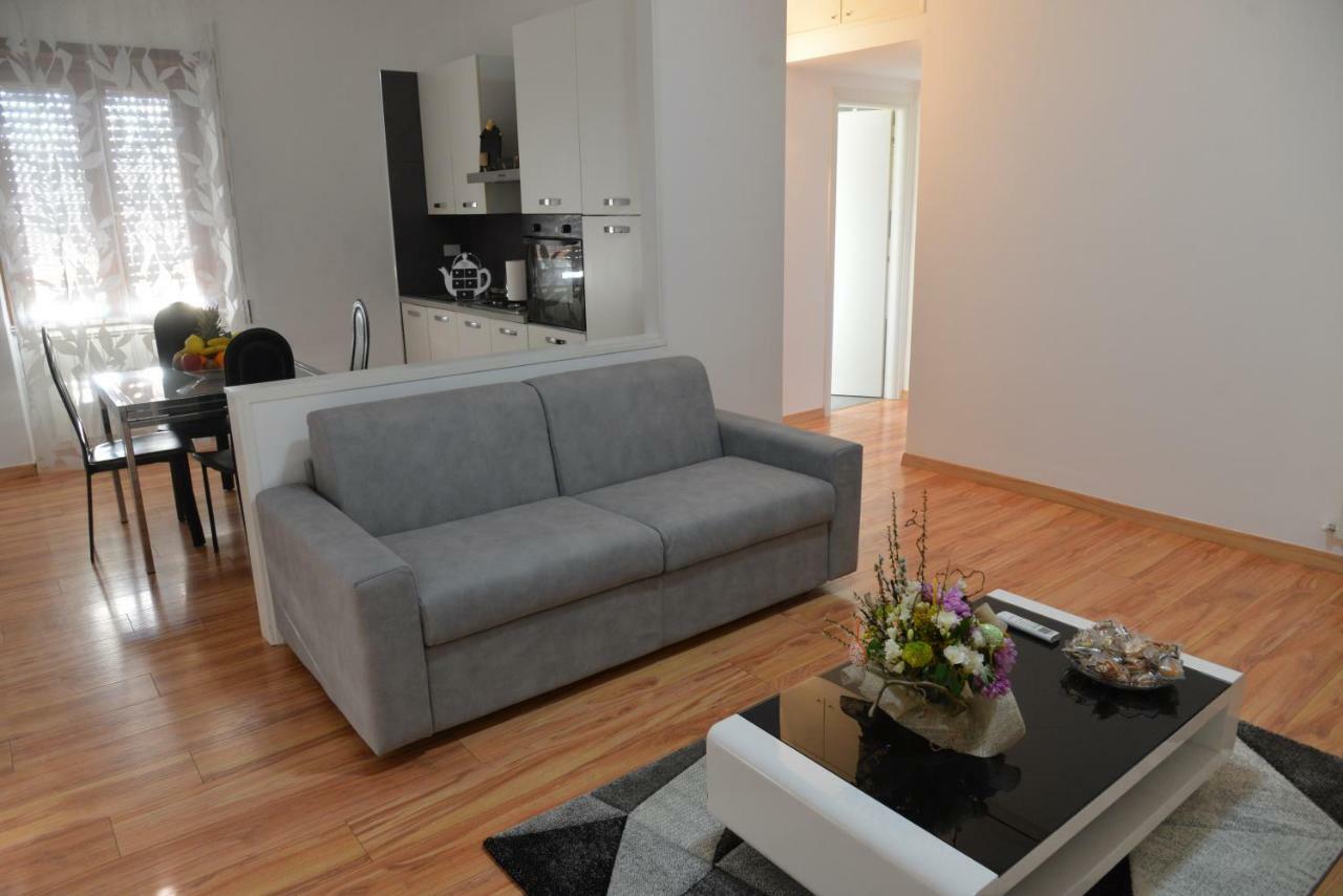 Apartamento de 60 m² en Aeropuerto de Roma - Fiumicino, con 2 habitación Exterior foto